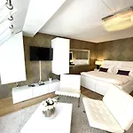 Luxus Penthouse Whiterussian *